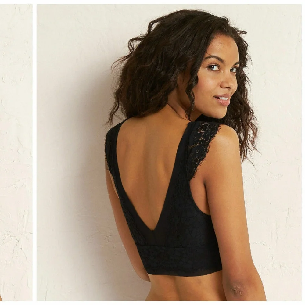 AERIE Bra Romantic Lace Plunge Bralette Black Sz Medium - Picture 2 of 5